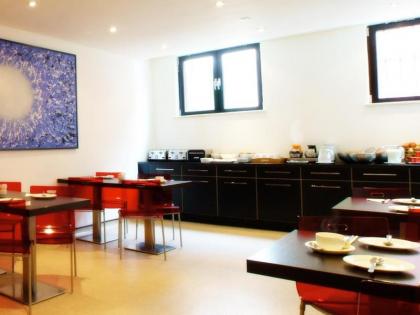 Avni Kensington Hotel - image 20
