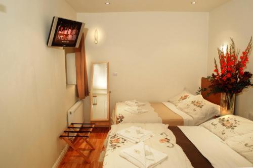Notting Hill Gate Hotel - image 4