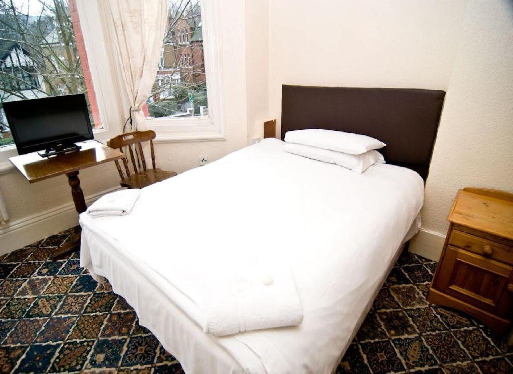 Charlie Hotel - image 5