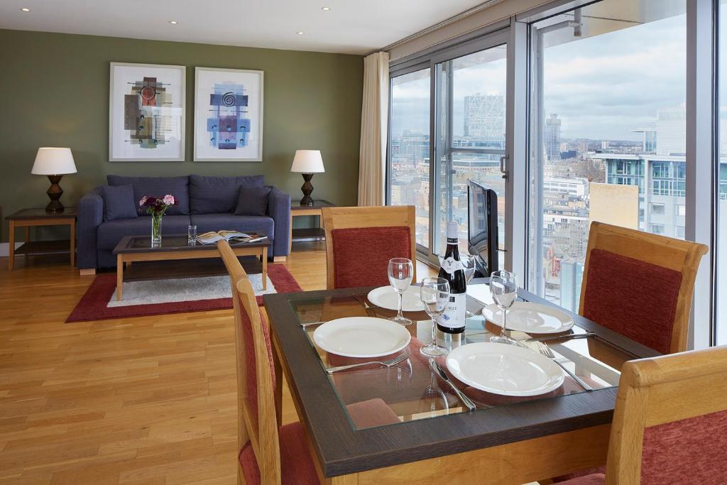 Marlin Aldgate Tower Bridge - main image