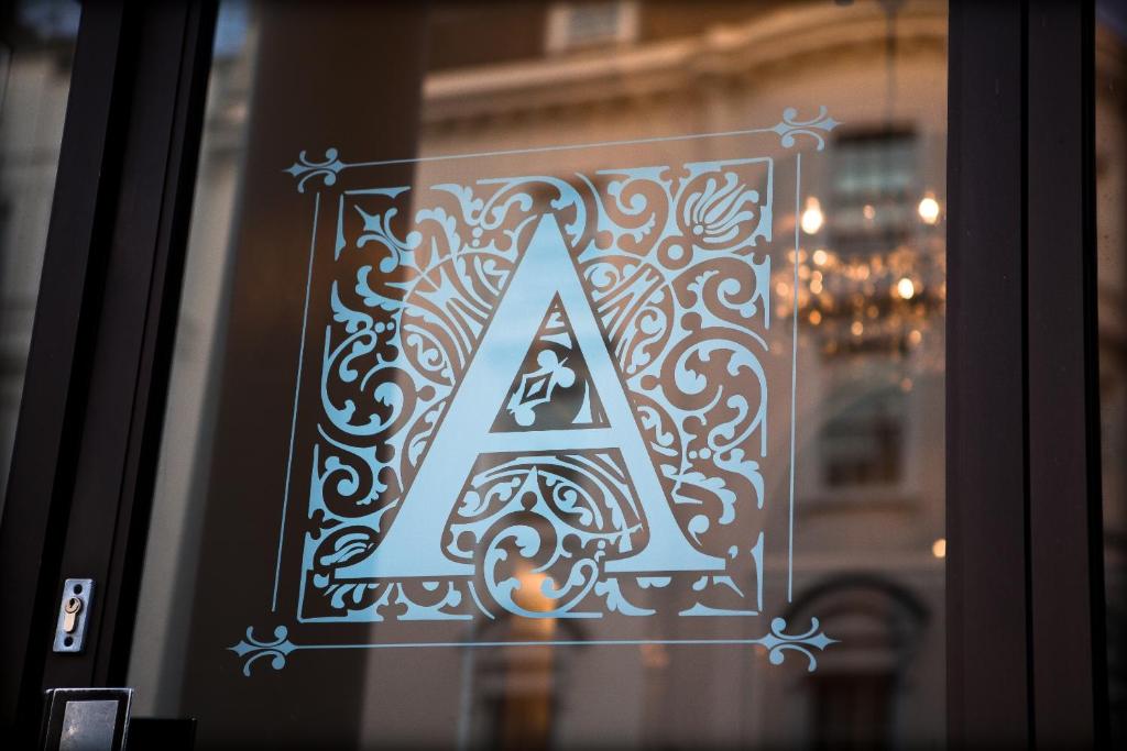 Airways Hotel Victoria - image 3
