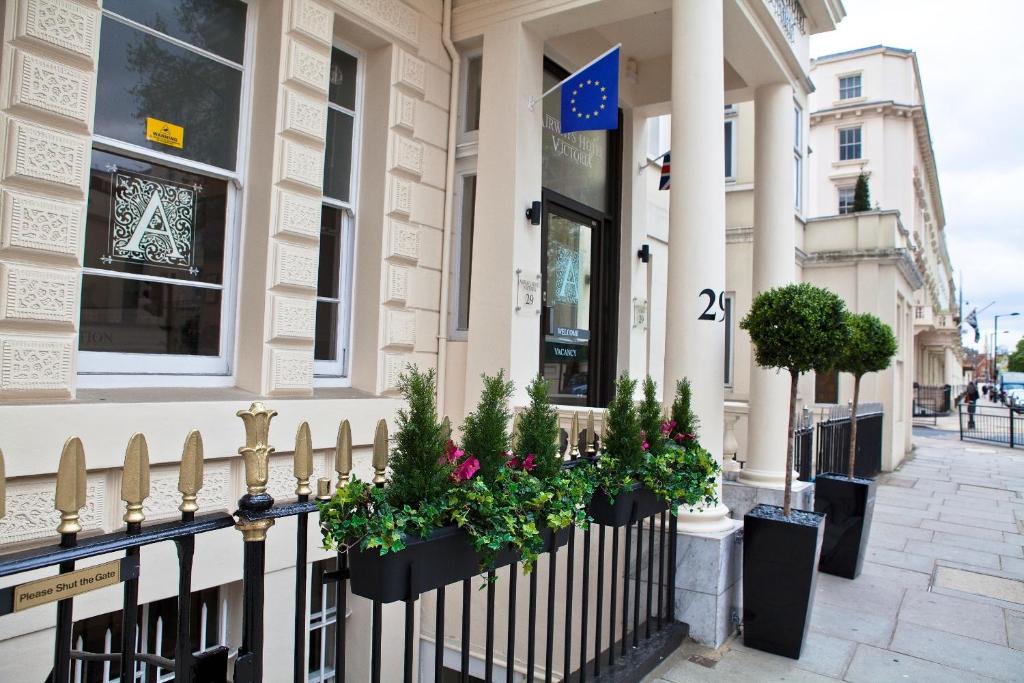 Airways Hotel Victoria - image 4