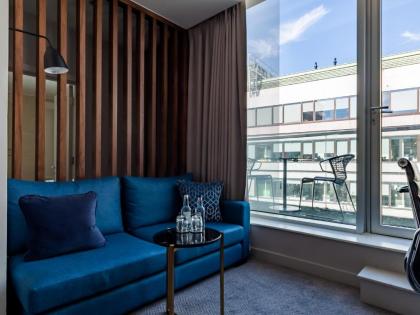 Apex London Wall Hotel - image 14