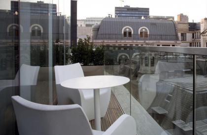Apex London Wall Hotel - image 5
