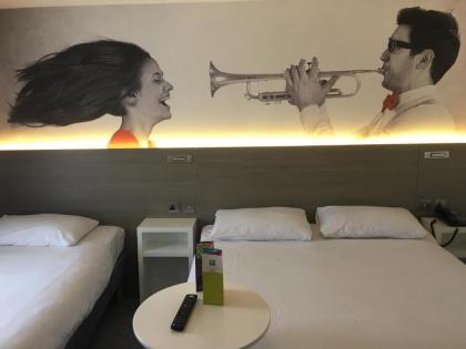 Heeton Concept Hotel - Kensington London - image 2