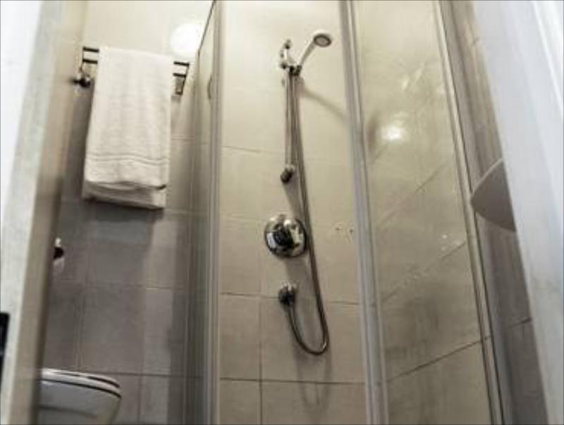 Arriva Hotel - image 4