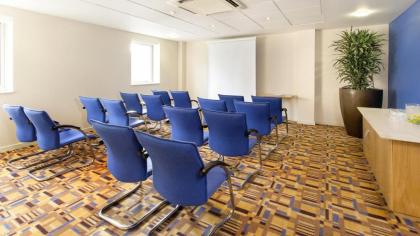 Holiday Inn Express London Limehouse - image 12