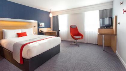 Holiday Inn Express London Limehouse - image 16