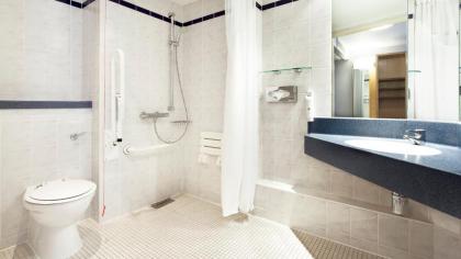 Holiday Inn Express London Limehouse - image 19