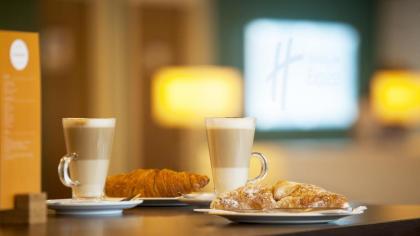 Holiday Inn Express London Limehouse - image 5