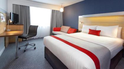Holiday Inn Express London Limehouse - image 6