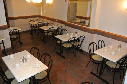Carlton Hotel - image 10