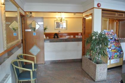 Carlton Hotel - image 5
