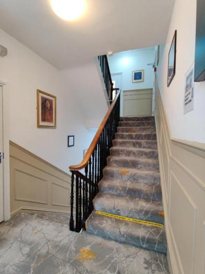 Blue Bells Hotel - image 10