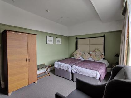 Blue Bells Hotel - image 15
