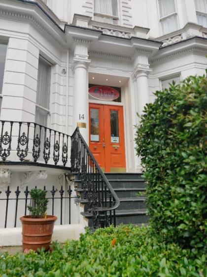 Blue Bells Hotel - image 5