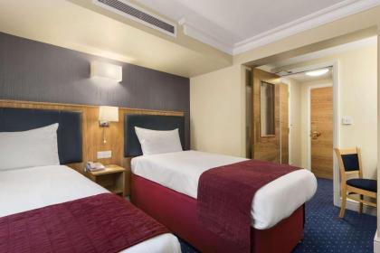 Days Inn Hyde Park - image 13