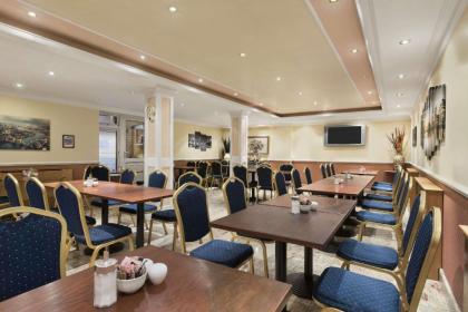 Days Inn Hyde Park - image 14