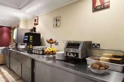 Days Inn Hyde Park - image 6