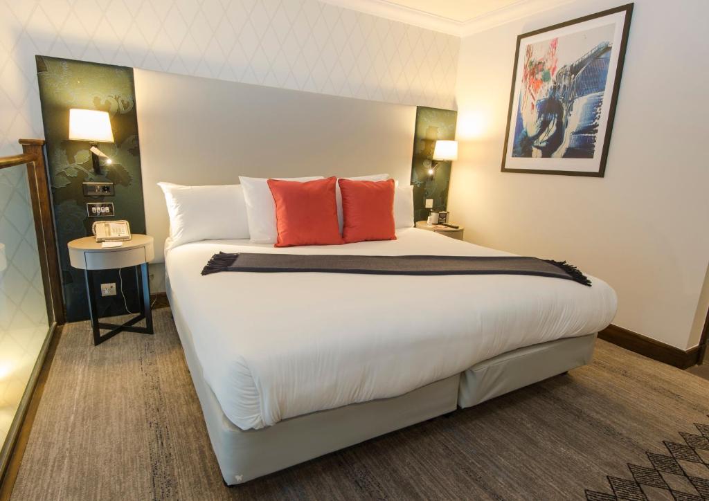 DoubleTree by Hilton London Kensington - image 7