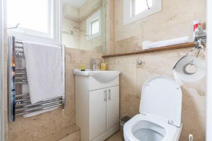 Belgravia Rooms Hotel - image 12