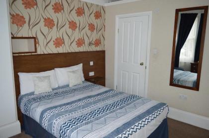 Charlotte Guest House - image 11