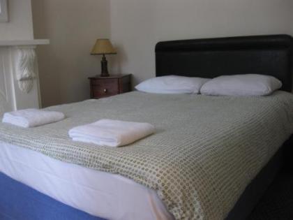Charlotte Guest House - image 2