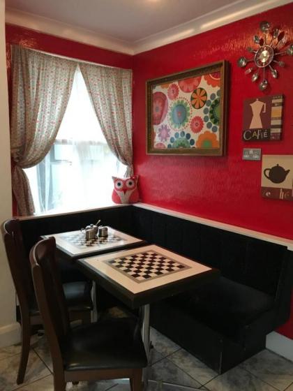 Charlotte Guest House - image 6