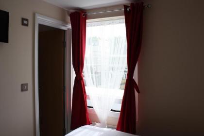 Earls Court Garden Hotel - image 11