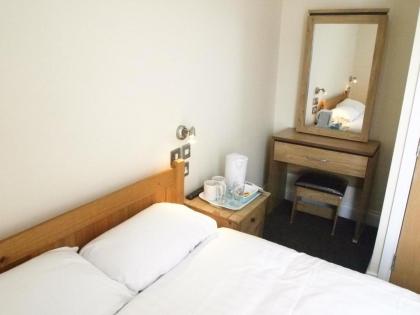 Earls Court Garden Hotel - image 19