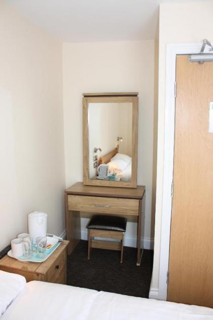 Earls Court Garden Hotel - image 6