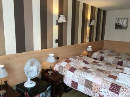 St George Hotel - image 20