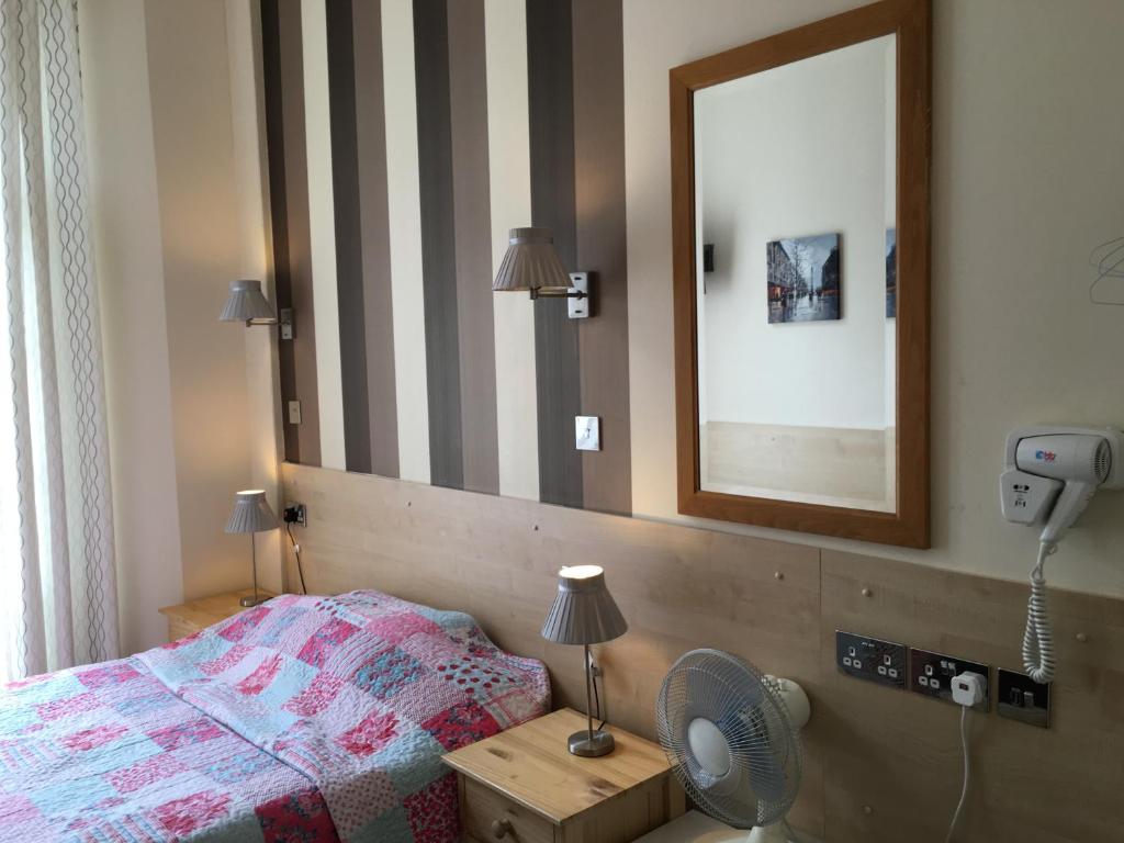 St George Hotel - image 5