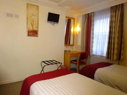 Americana Hotel - image 18