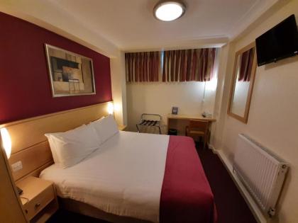 Americana Hotel - image 4