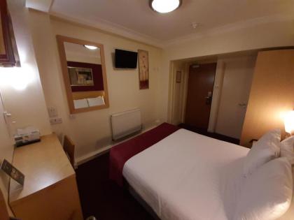 Americana Hotel - image 5