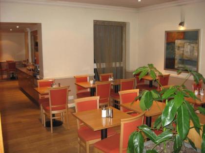 Americana Hotel - image 8