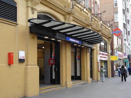 Troy Hotel - image 9
