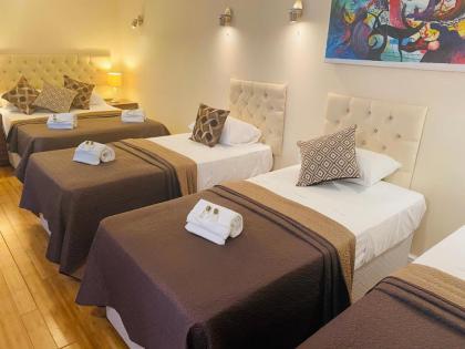 London Hotel - image 8