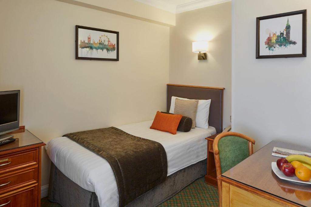 Lancaster Gate Hotel - image 7