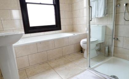La Gaffe - Bed and Breakfast - image 16