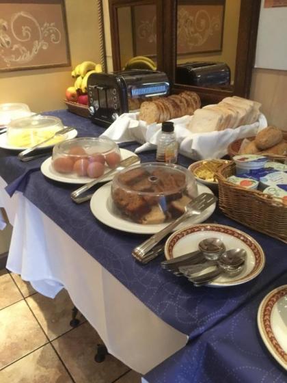 La Gaffe - Bed and Breakfast - image 3