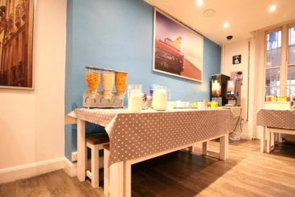 Smart Hyde Park Inn Hostel - image 13
