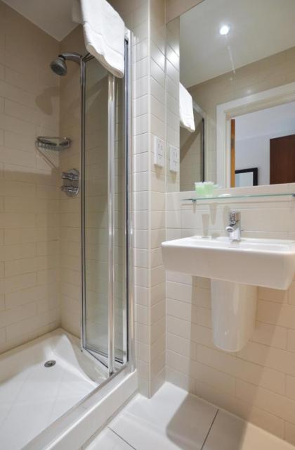 St James House Serviced Apartments - image 9