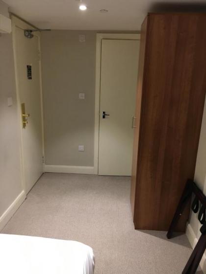 The Craven Hotel - image 12