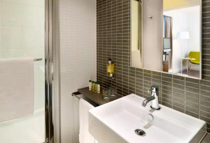 DoubleTree By Hilton Hotel Tower Of London London Uk - image 2