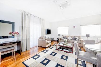 130 Queen's Gate Apartments - image 8