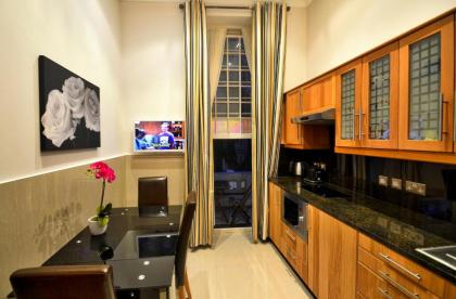 Hyde Park Apartments - image 15