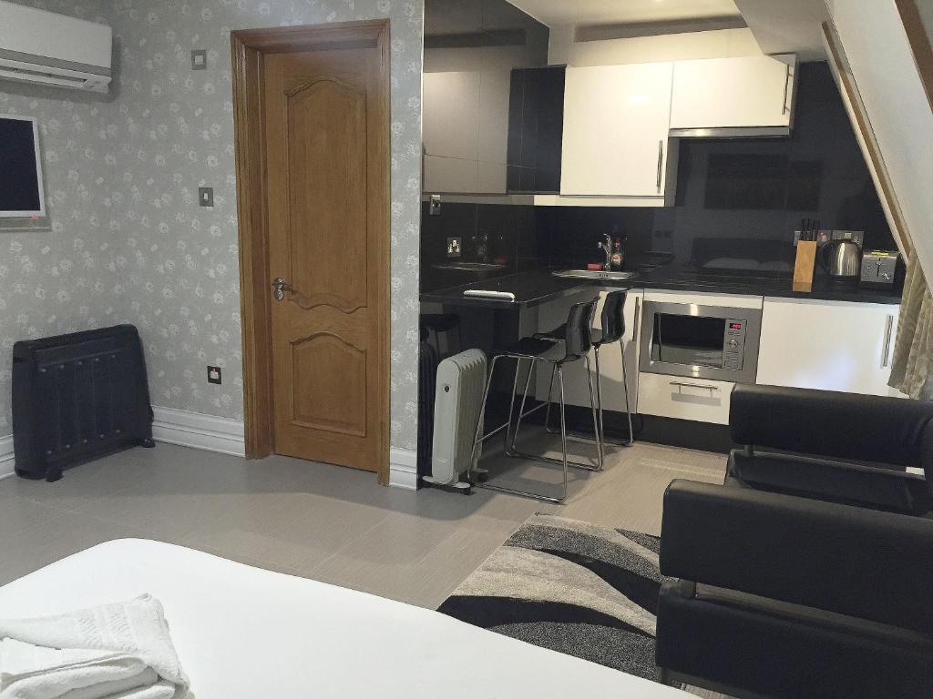 Paddington Apartments - image 2