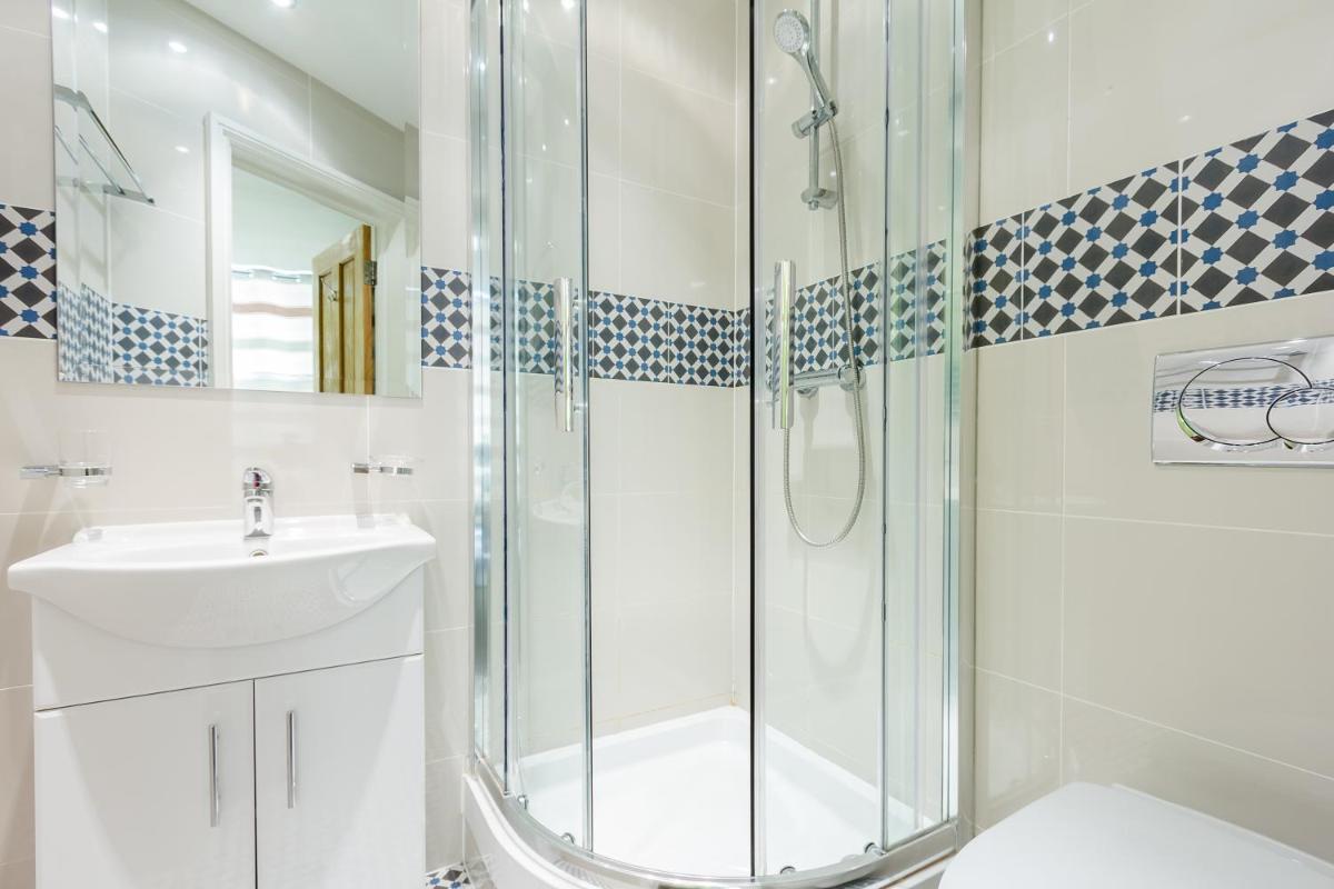 Gower House Hotel - image 6